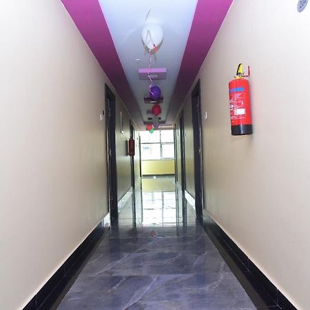 Hotel Sri Hasmitha Vijayawāda Extérieur photo